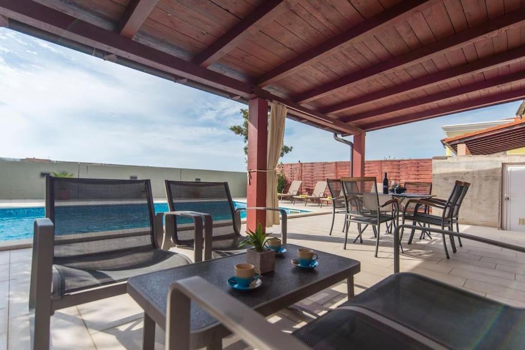 Villa Anemona Fažana Esterno foto
